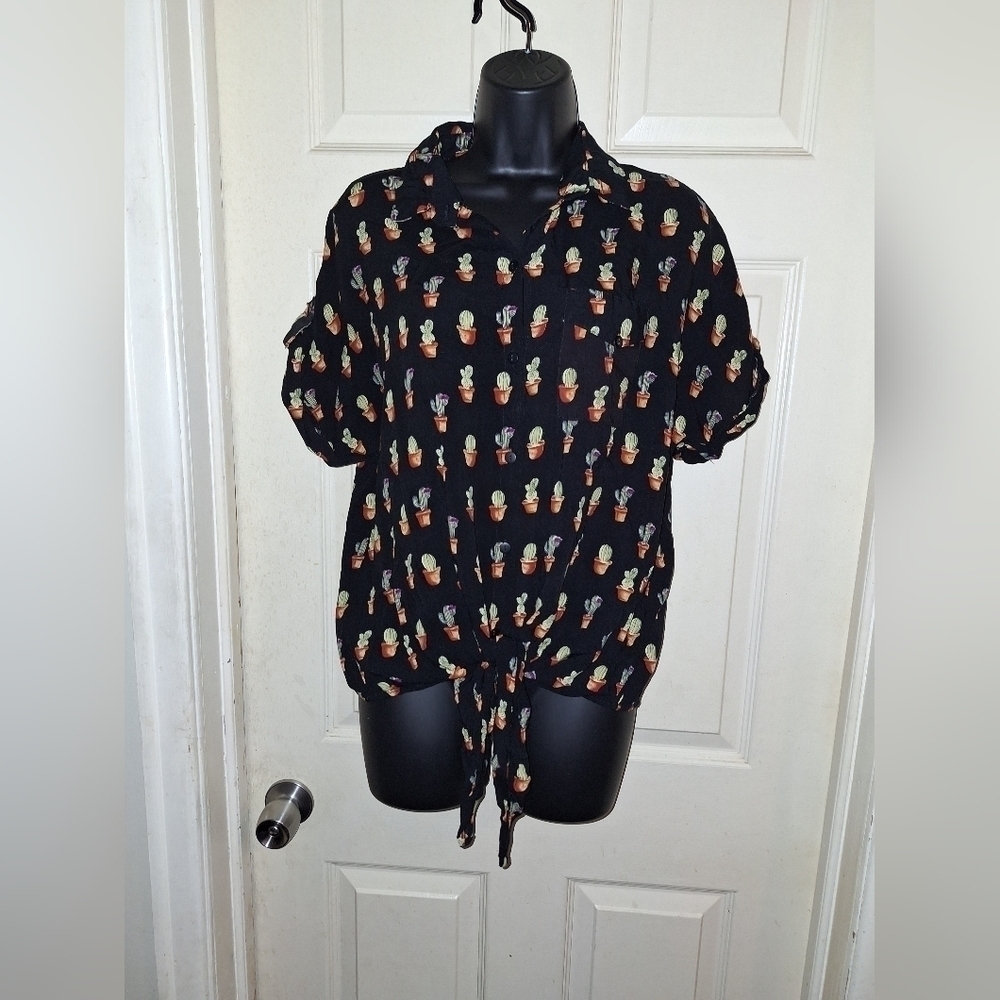 Love Notes button-down tank top cactus print size large